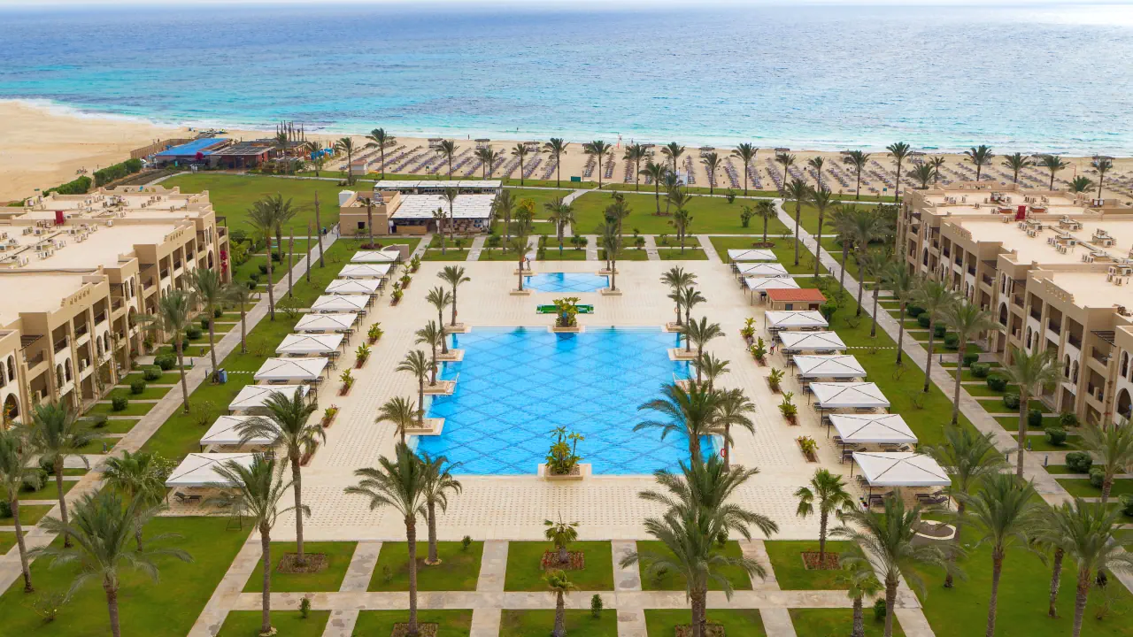 Jaz Oriental, Almaza Bay